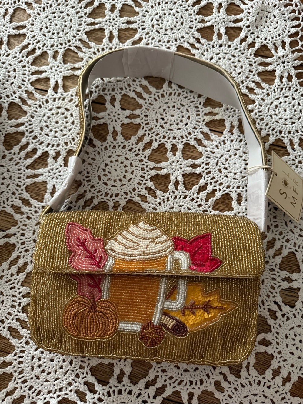 Latte & leaves Beaded Gold Fall-Themed Ourse